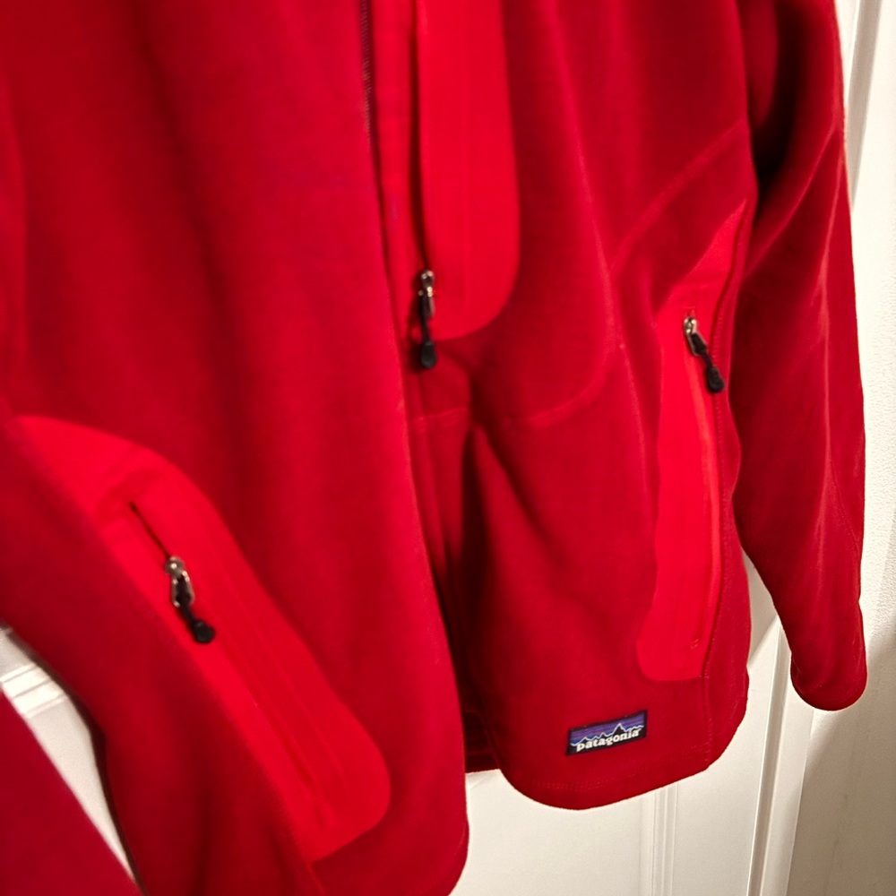 Patagonia R3® Jacket Real Red - Picture 3 of 5